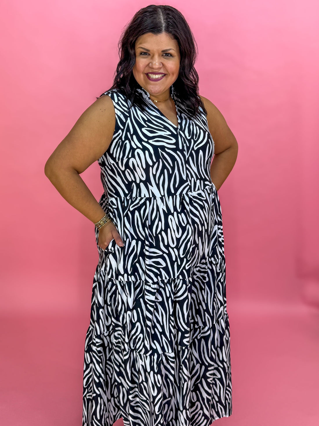 Black & White Wavy Print Sophia Tiered Maxi Dress